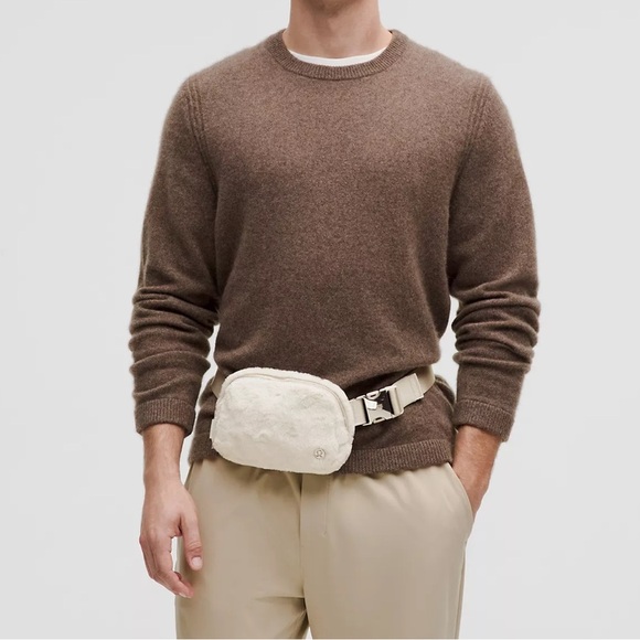 Everywhere Belt Bag *PlushFleece, Color: Bone/Silver- NWT - Picture 3 of 7